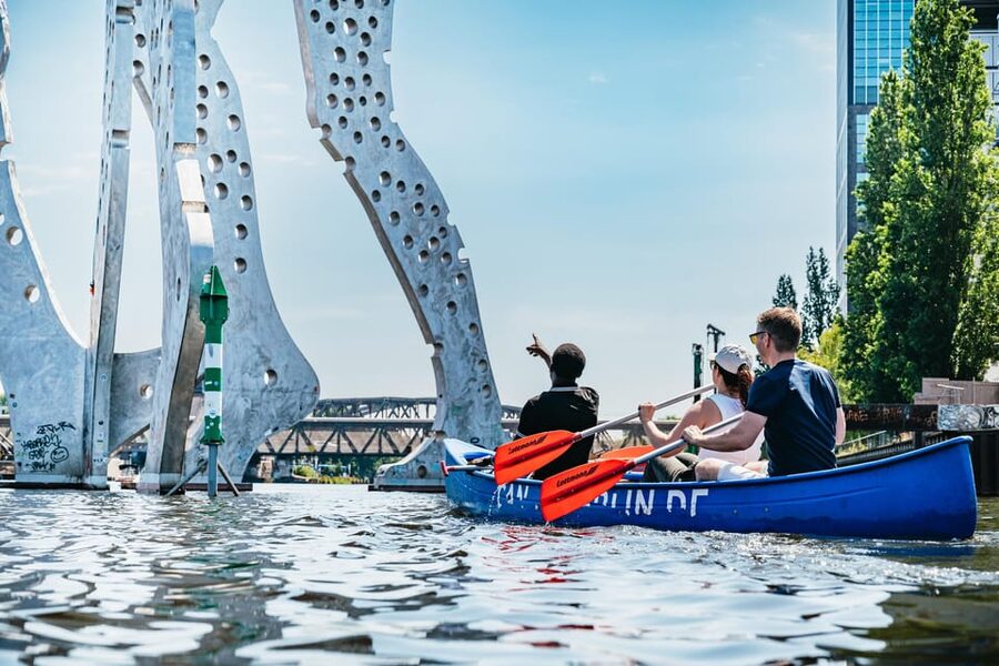 Berlin: Guided Tour by Canoe - Urbanhafen and the first stretch toward Admiralbrücke
