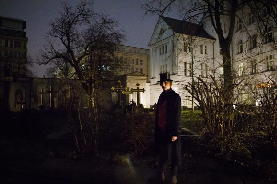 Berlin: Haunted Guided Live Theatre Tour in German - Key points at a glance