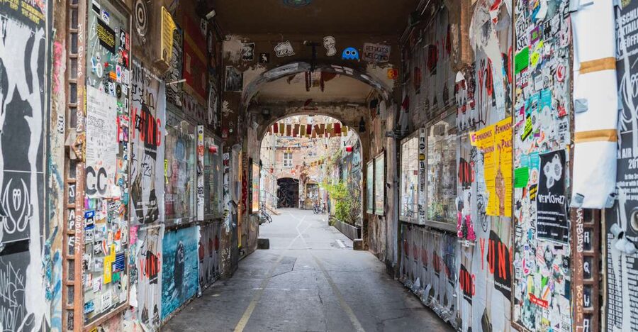 Berlin: Hidden Backyards Guided Walking Tour - Haus Schwarzenberg: art in a rougher Berlin setting