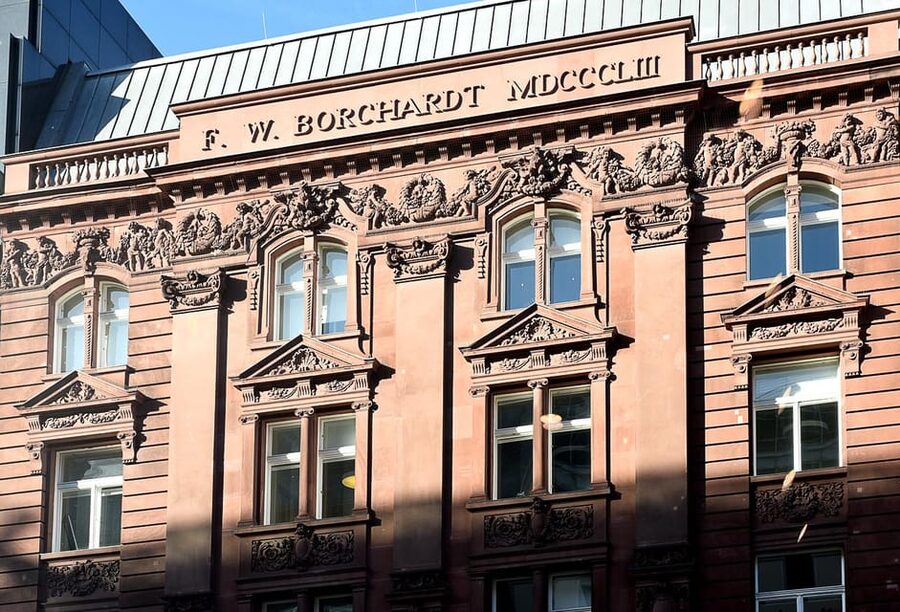 Berlin: Hidden gems around the Gendarmenmarkt - Guided walking tour - Jägerstraße, finance, and the Mendelssohns
