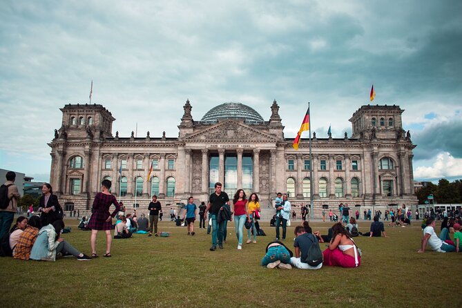 Berlin Highlights Self guided scavenger hunt and Walking Tour - A private game for up to three people