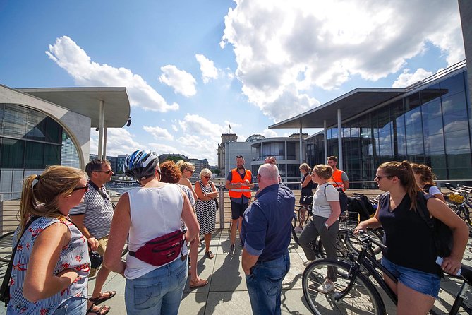 Berlin Highlights Sightseeing Bike Tour in Small Groups - The government quarter, Brandenburg Gate, and the Reichstag