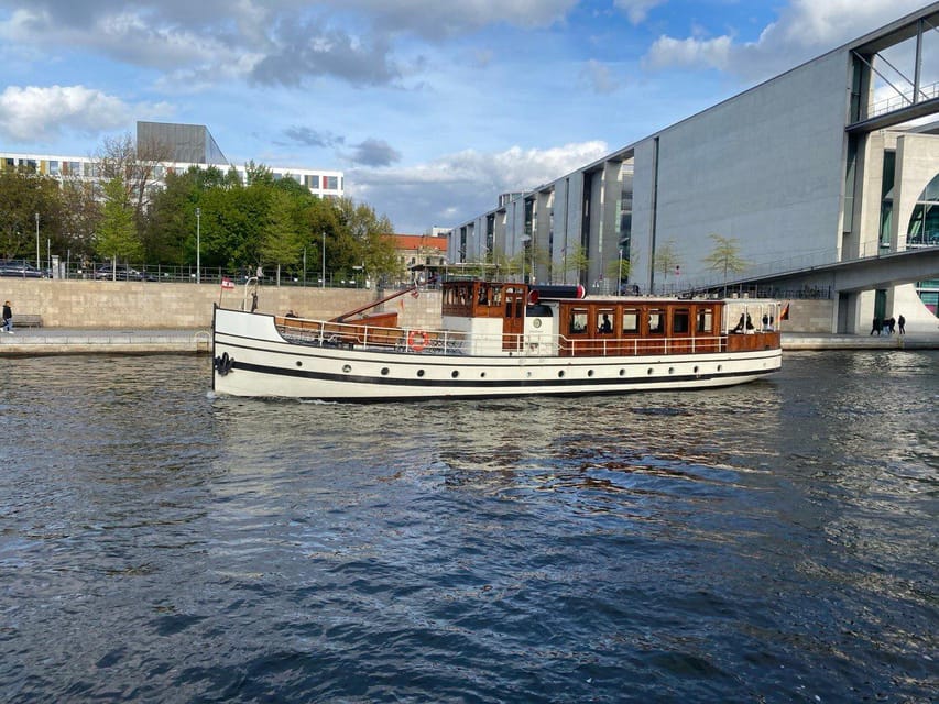 Berlin: Historic Boat Sightseeing City Center Tour - Who will enjoy the Hemingway most?