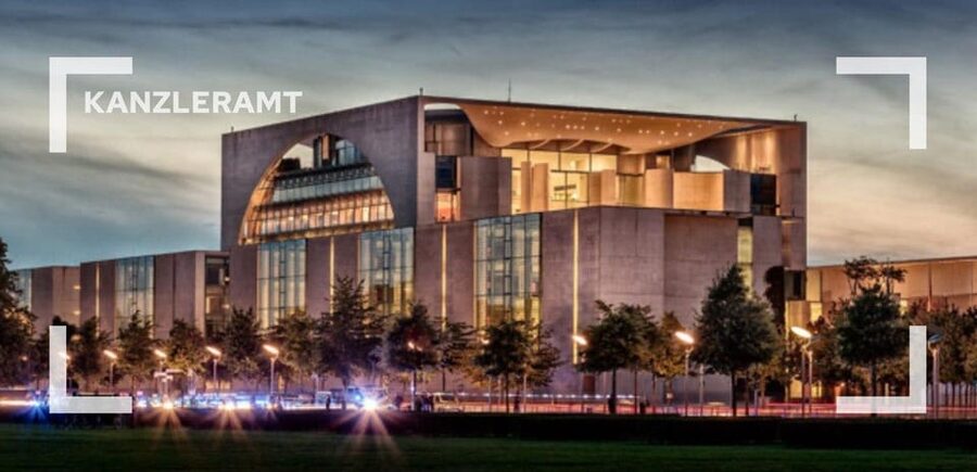 Berlin: Historic Boat Sightseeing City Center Tour - From the Reichstag to Berlin Cathedral