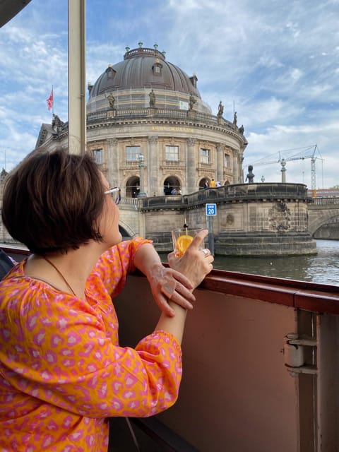 Berlin: Historic Boat Sightseeing City Center Tour - Museum Island, Nikolaiviertel, and the Tränenpalast