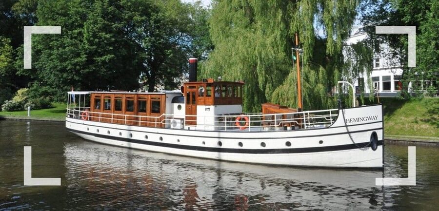 Berlin: Historic Boat Sightseeing City Center Tour - Finding the Paul-Löbe-Haus pier