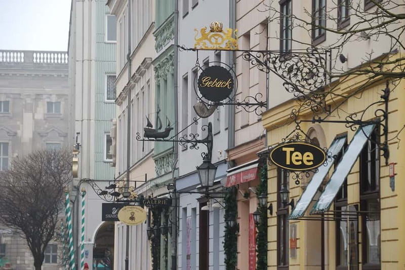 Berlin: Historic Center Walking Tour with a Real Berliner - Nikolaiviertel and the city’s earliest beginnings