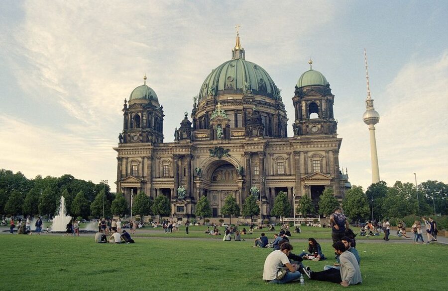 Berlin Historical Highlights Walking Tour - Museum Island and the Humboldt Forum