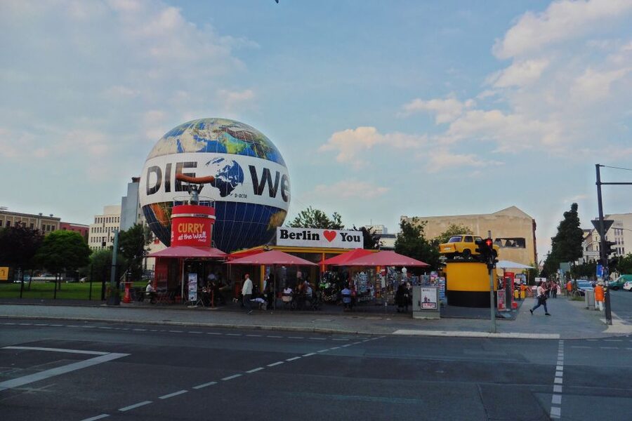 Berlin: Historical Sights & Berlin Wall Tour with a Berliner - Practical advice for a smoother walk