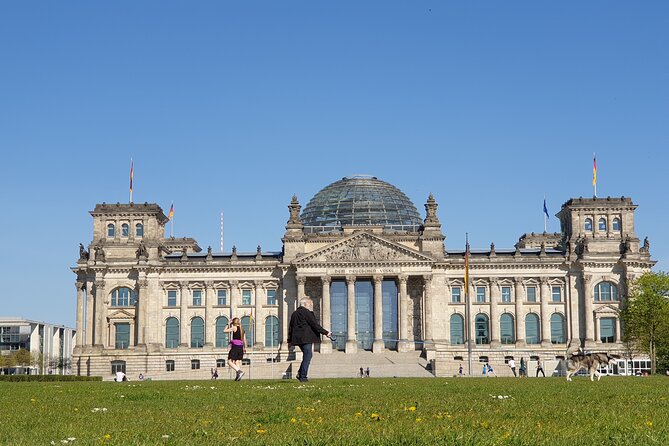 Berlin History Walking Tour with a French-Speaking Guide - Hitler’s bunker site and the challenge of an ordinary place