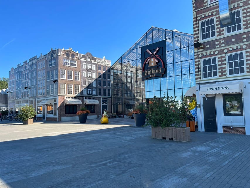 Berlin: Holland-Park day ticket - The indoor halls are the park’s practical backbone