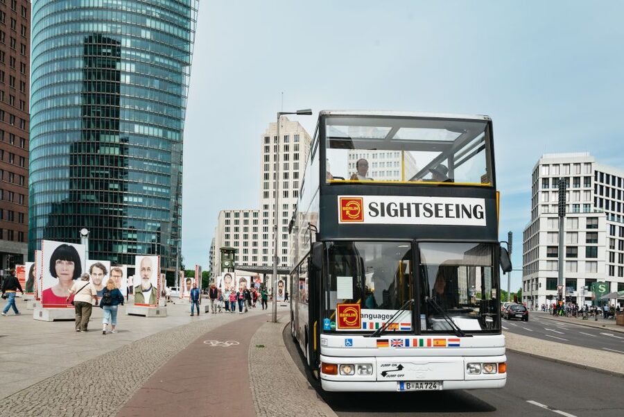 Berlin: Hop-on Hop-off Bus Tour with Live Commentary - Live commentary, guide quality, and language