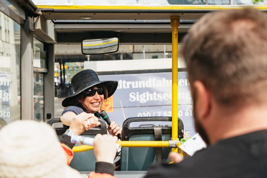 Berlin: Hop-on Hop-off Bus Tour with Live Commentary - Kurfürstendamm, KaDeWe, and the western starting point