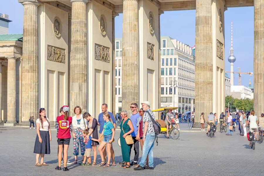 Berlin: Hop-On Hop-Off Sightseeing Bus with Boat Options - The 48-hour extras: walking, food, and evening views
