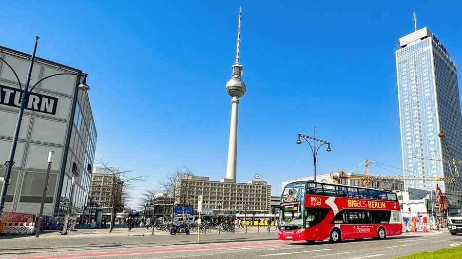 Berlin: Hop-On Hop-Off Sightseeing Bus with Boat Options - The Red Line, Berlin’s main historical circuit