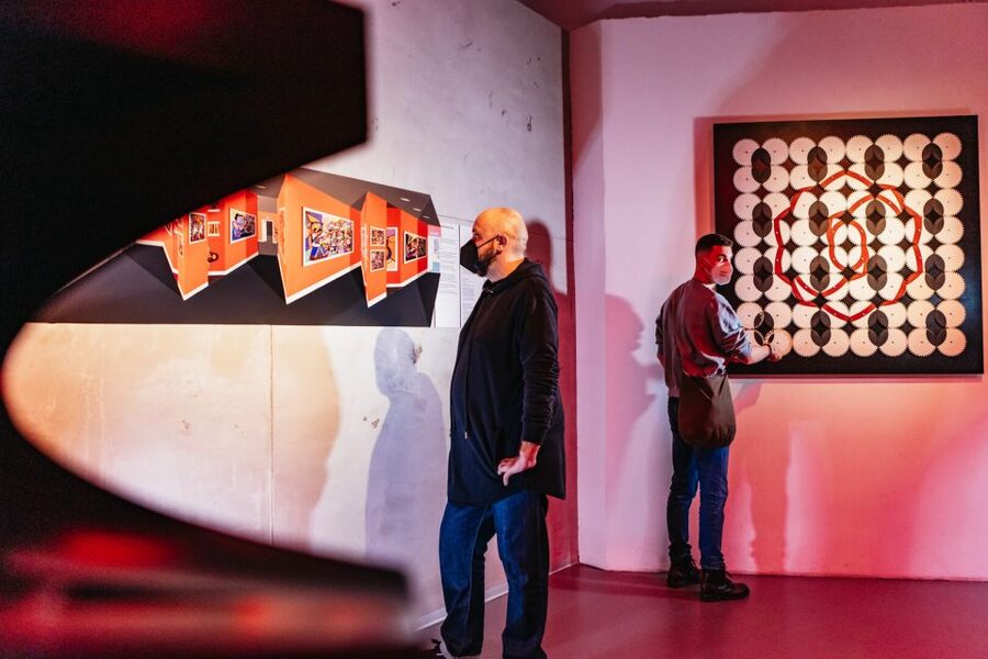 Berlin: Illuseum Berlin Entrance Ticket - Digital effects and the smartphone factor