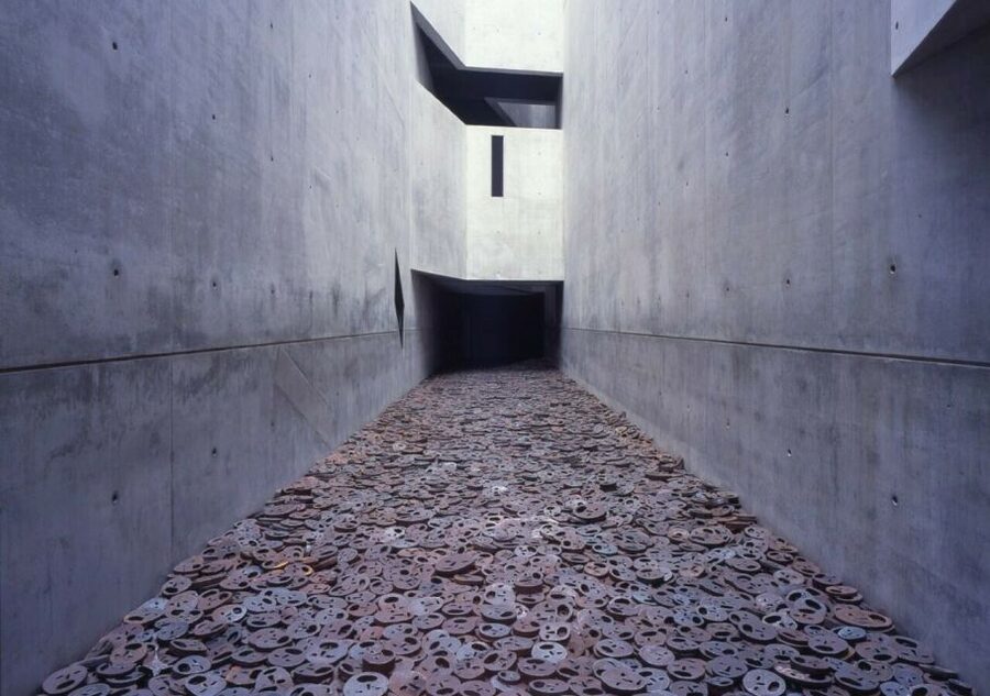 Berlin: Jewish Museum Berlin Entrance Ticket - The underground paths and the three symbolic axes