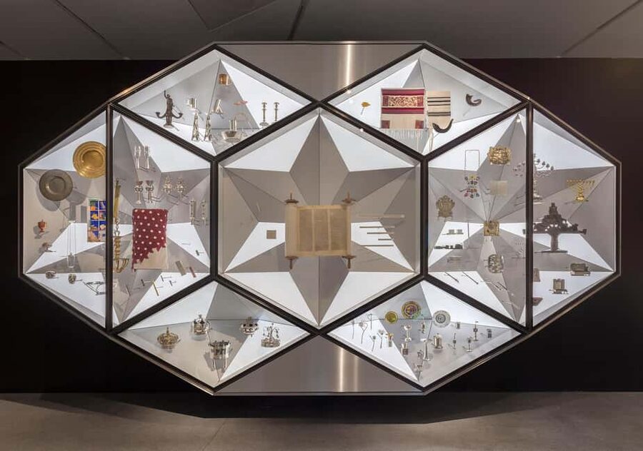 Berlin: Jewish Museum Highlights Tour - Five Chapters From the Middle Ages to Today