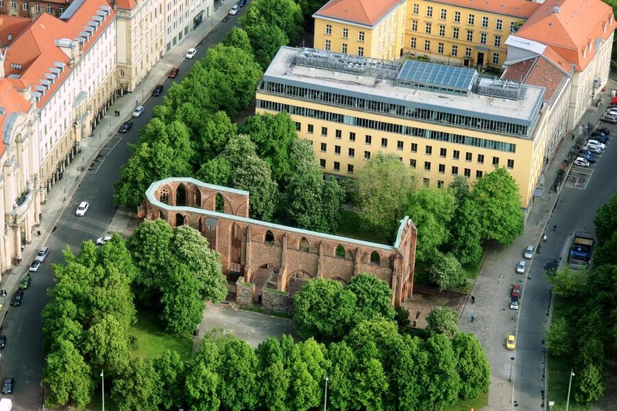 Berlin: Karl-Marx-Allee 2-Hour Tour - Frankfurter Tor and the formal gateway to the avenue