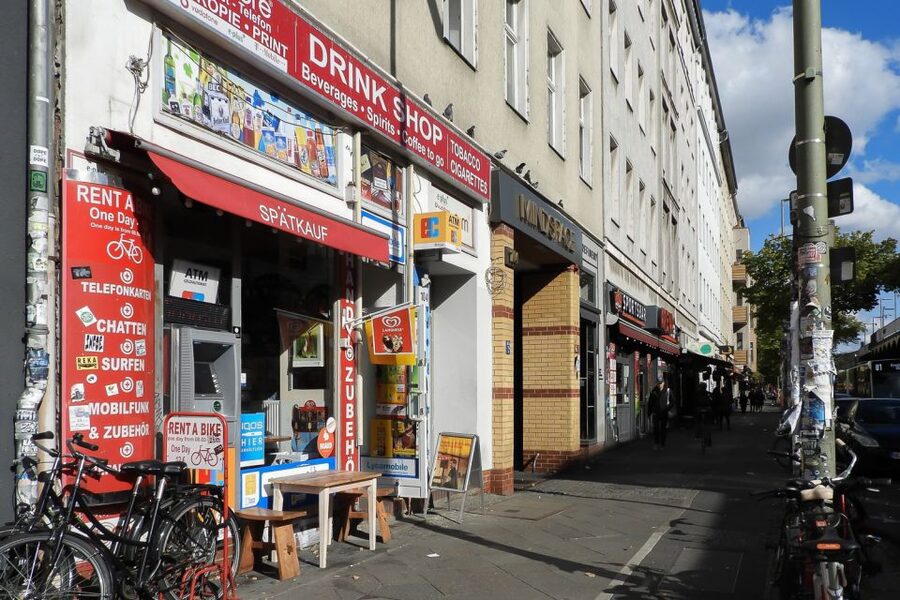 Berlin: Kreuzberg Guided Walking Evening Tour - Why an evening walk works so well in Kreuzberg