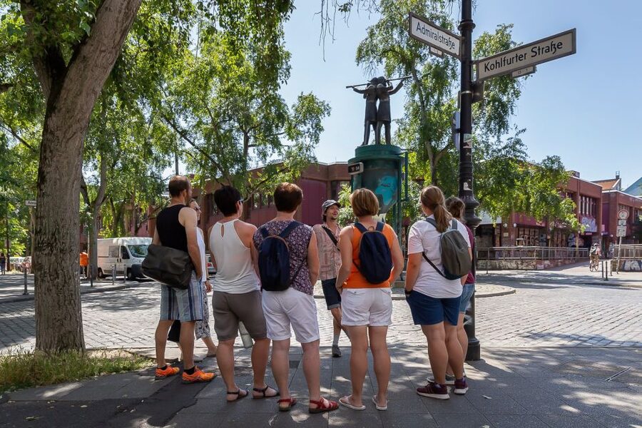Berlin: Kreuzberg Guided Walking Evening Tour - Mariannenstraße and the turning points of protest