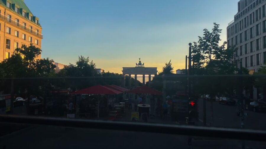 Berlin: Live-Guided Evening Sightseeing Tour by Open-top Bus - Berlin Nordbahnhof and the Wall Memorial