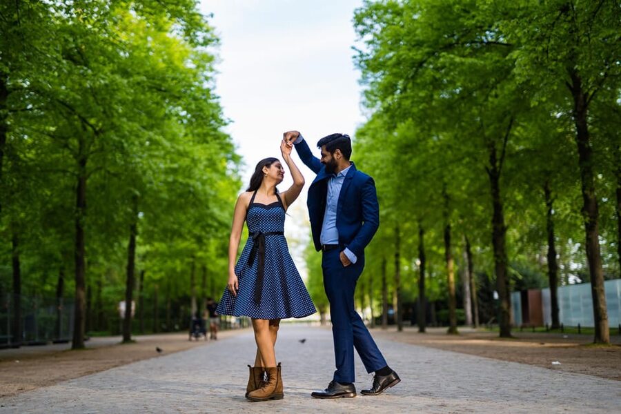 Berlin Love Story: Surprise Proposal Photography Session - From Surprise to Comfortable Portraits