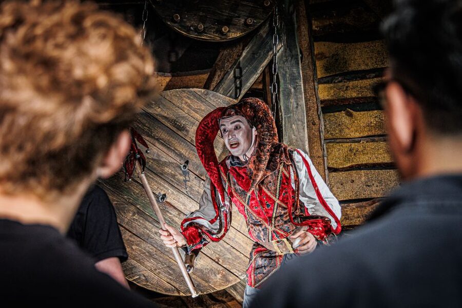 Berlin: Madame Tussauds Museum & Berlin Dungeon Combo Ticket - Why the wax museum works best for social visitors
