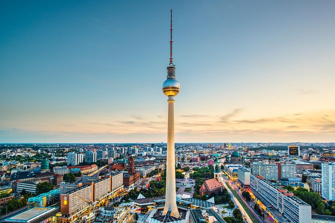 Berlin Mitte kulinarisch – Die Food Tour - Architecture between the restaurant stops