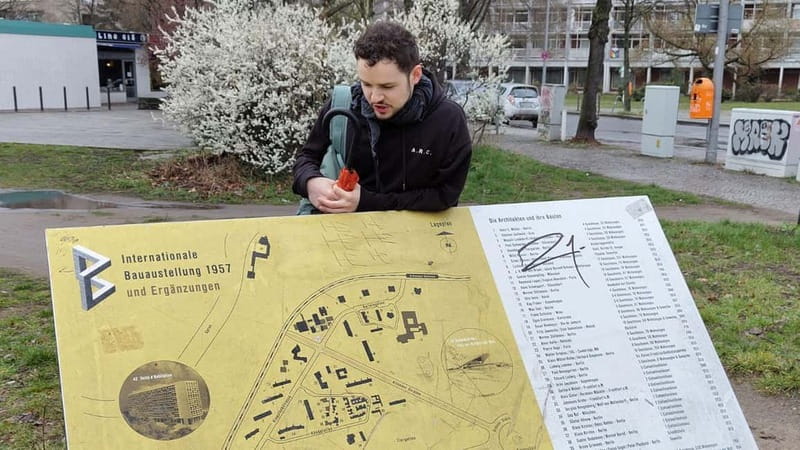 Berlin: Modernist Architecture Tour in the Hansaviertel - From 19th-century villas to famous residents