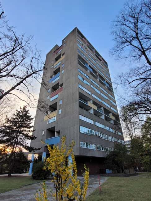 Berlin: Modernist Architecture Tour in the Hansaviertel - Meeting at Tiergartenquelle