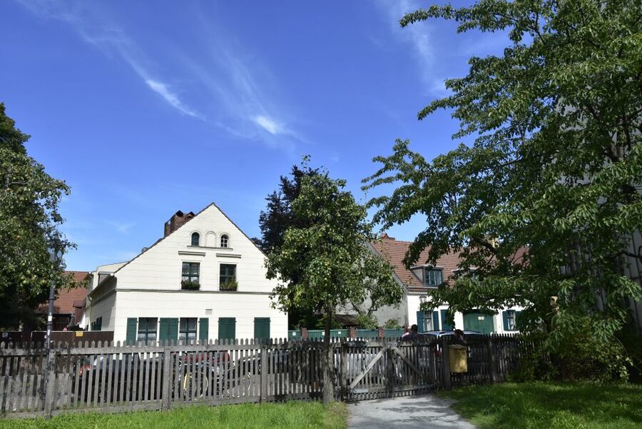 Berlin: Old Neukölln Private Walking Tour - Why old Neukölln makes a good walking subject