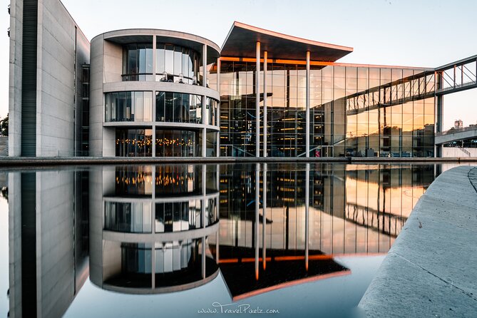 BERLIN PHOTO TOUR with a professional Photographer from Berlin - Unter den Linden, the cathedral, and Gendarmenmarkt
