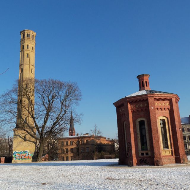 Berlin: Prenzlauer Berg District Guided Walking Tour - Bernauer Straße and the Messel House