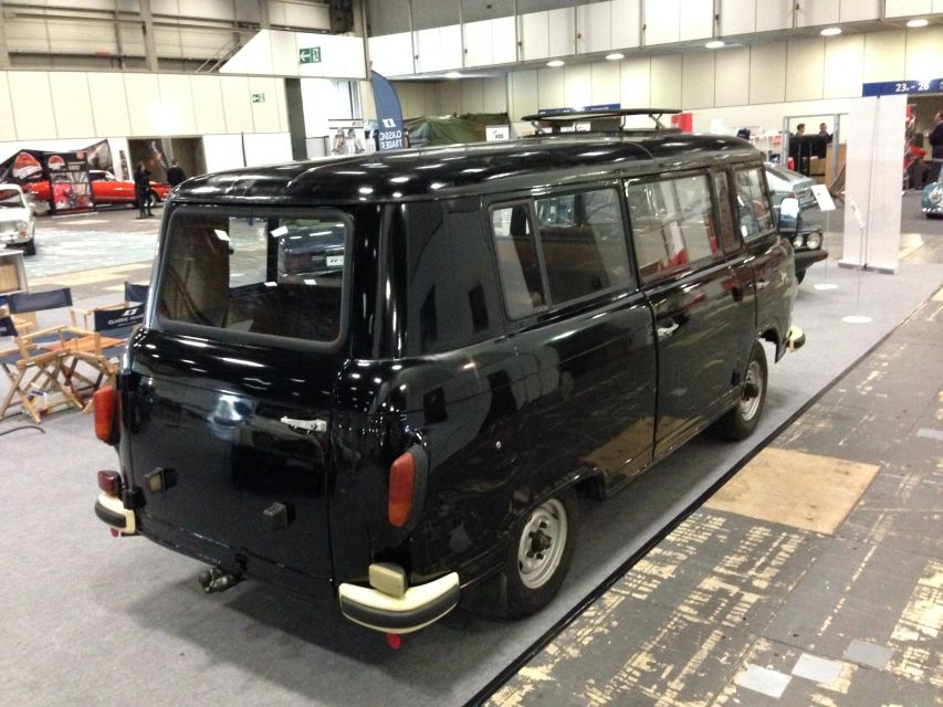 Berlin: Private 2-Hour Sightseeing Tour in Classic GDR Van - Key points before you book