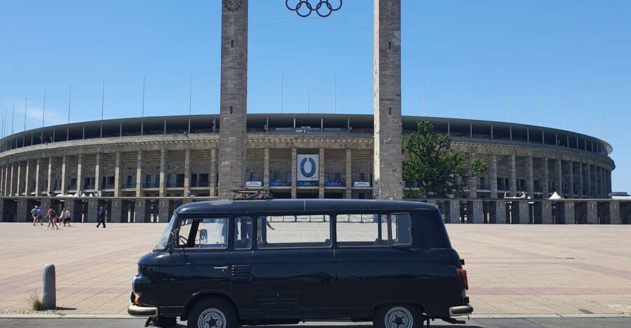 Berlin: Private 2-Hour Sightseeing Tour in Classic GDR Van - Should you book the Barkas B1000 tour?