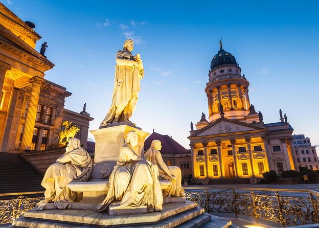 Berlin Private Complete History All Day Walking Tour - From Brandenburg Gate to the Reichstag