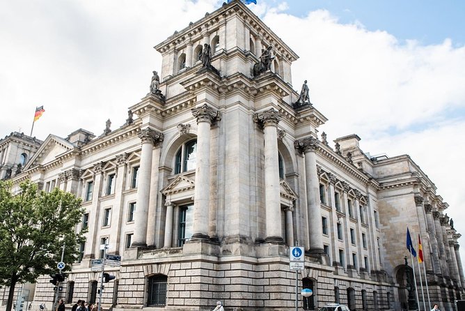 Berlin Private Custom Tour with a Local: Highlights & Hidden Gems - Courtyards, murals, and creative Mitte