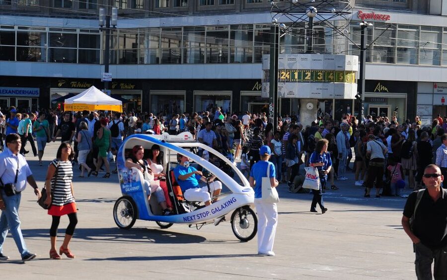 Berlin: Private Guided E-Rickshaw Tour - Starting at Alexanderplatz and the World Time Clock