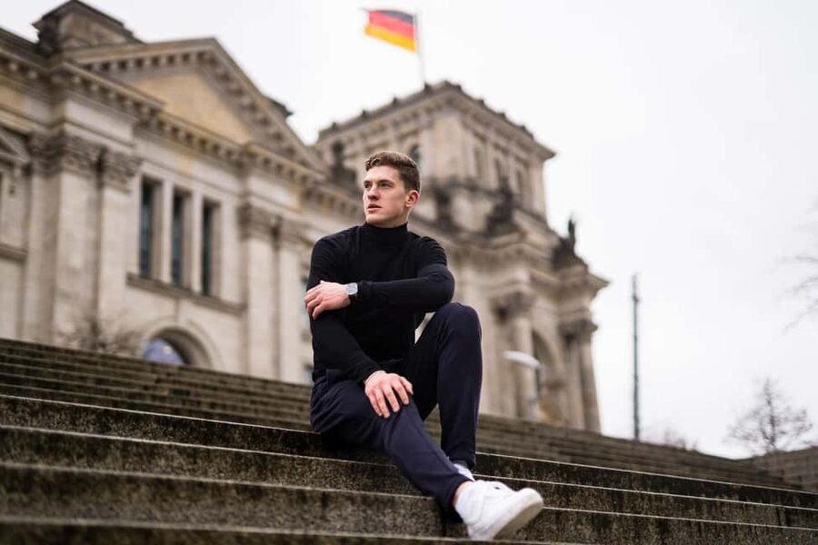 Berlin: Private Photo Session with Professional Photographer - Is $62 good value for up to three people?