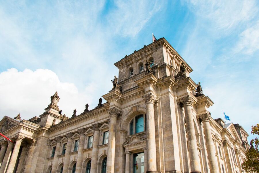 Berlin: Private Reichstag and Glass Dome Tour - Languages, timing, and practical planning