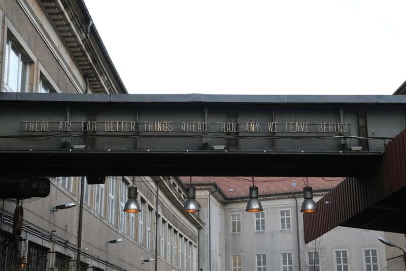 Berlin: Private Sightseeing Tour in an E-Rickshaw - Nikolaiviertel and the older center
