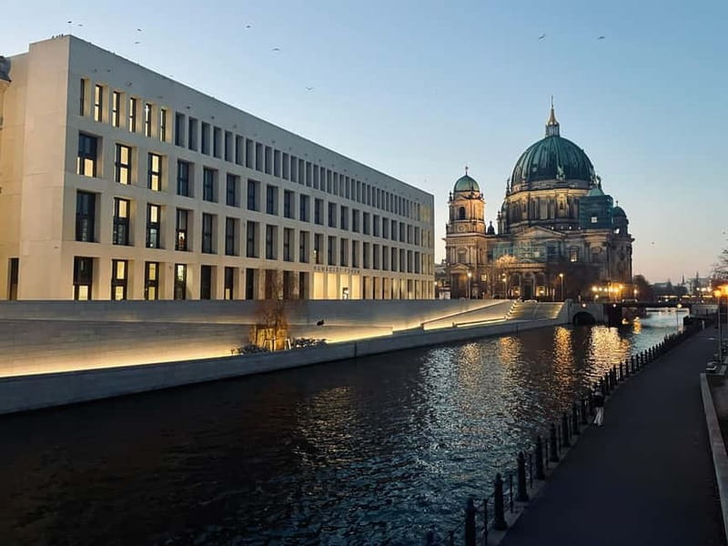 Berlin: Private Sightseeing Tour in an E-Rickshaw - Parochialkirche and a less expected stop