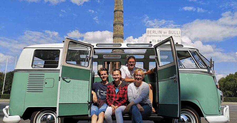 Berlin: Private Sightseeing Tour in Iconic Oldtimer VW Bus - Key points before you book