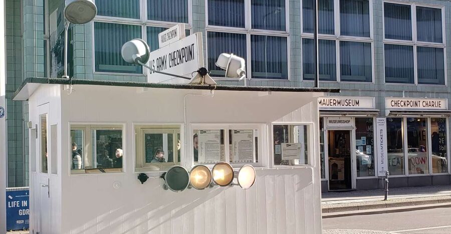 Berlin: Private walking tour through the city center - Key points to know before booking