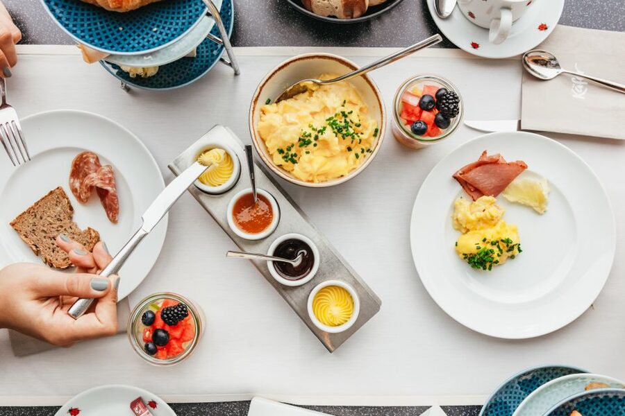 Berlin: Rooftop Breakfast at Käfer Restaurant Reichstag - Service, pace, and presentation