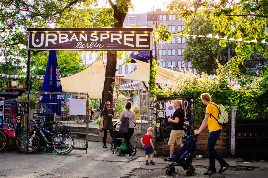 Berlin's Alternative Side: The Urban Jungle Tour - The tiny cinema with 1970s style