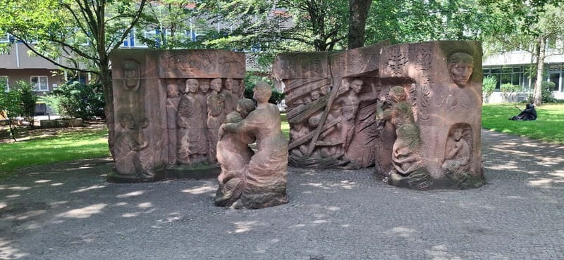 Berlin‘s Jewish Heritage Private Tour With Jacob - Große Hamburger Straße Cemetery and the weight of absence