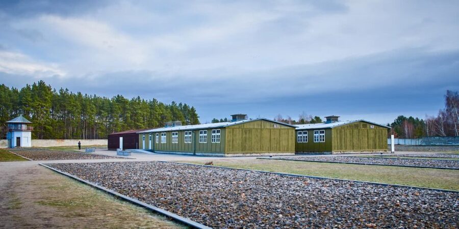 Berlin: Sachsenhausen Concentration Camp and Potsdam Tour - The one-hour introduction to Potsdam