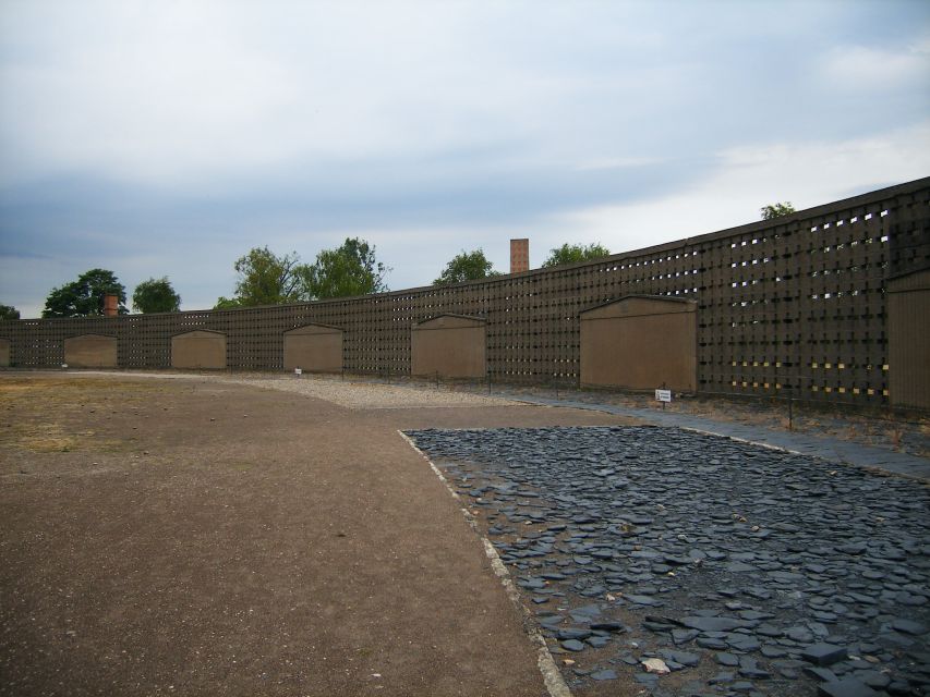 Berlin: Sachsenhausen Memorial 6-Hour Tour in Spanish - The Soviet camp and the GDR memorial